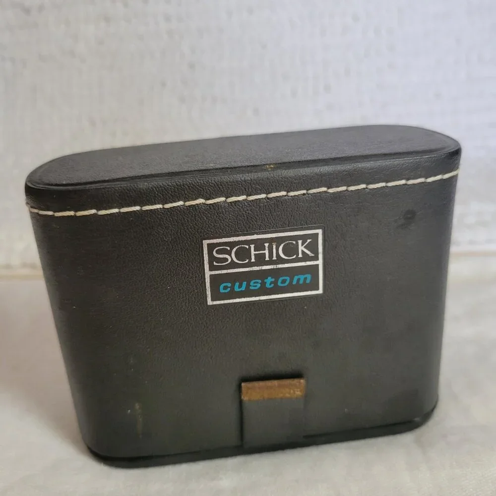 Schick Custom Comfort Control Electric Razor vtg w/Case Working see video men's